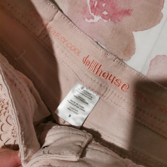 Dollhouse Lace Front Shorts NWOT - Picture 5 of 5